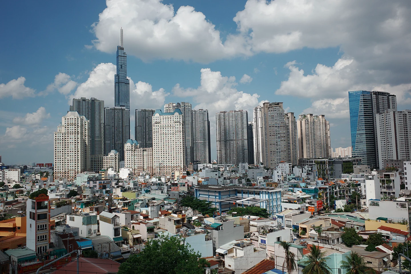 Панорама Хошимина с небоскрёбом Landmark 81
